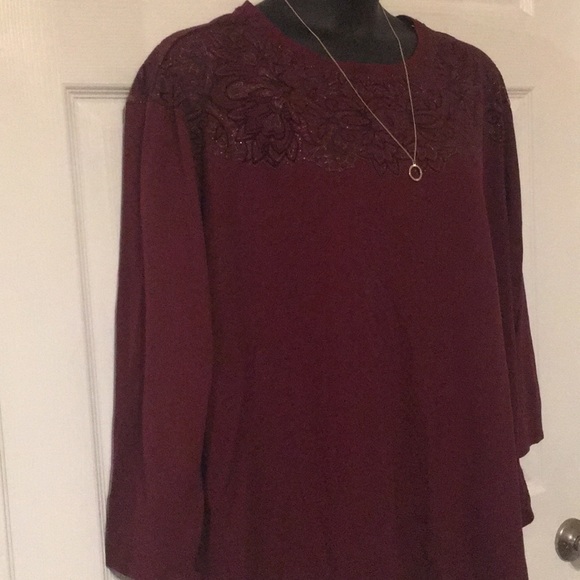 Plus size top - Picture 2 of 2